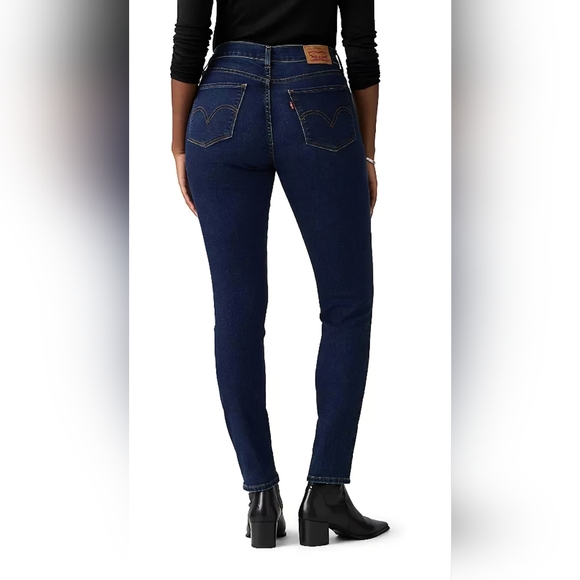 Levis Strauss Denim - Levi Strauss And Co. Classic Mis Rise Skinny Jeans. Sz 8 28" Inseam.